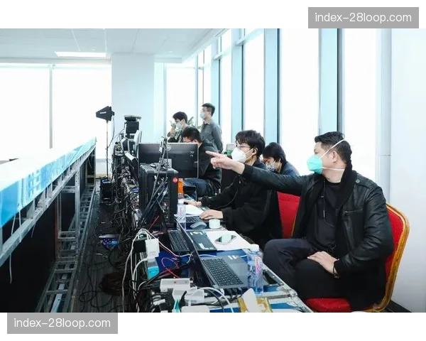 导播团队通过实时数据面板深化现场调度与决策效率。